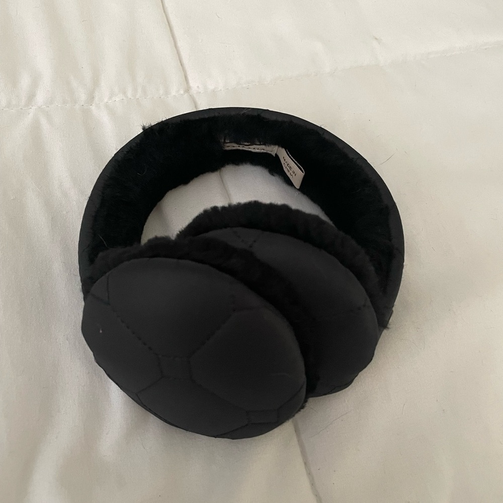 Black Ugg Earmuffs NEVER WORN